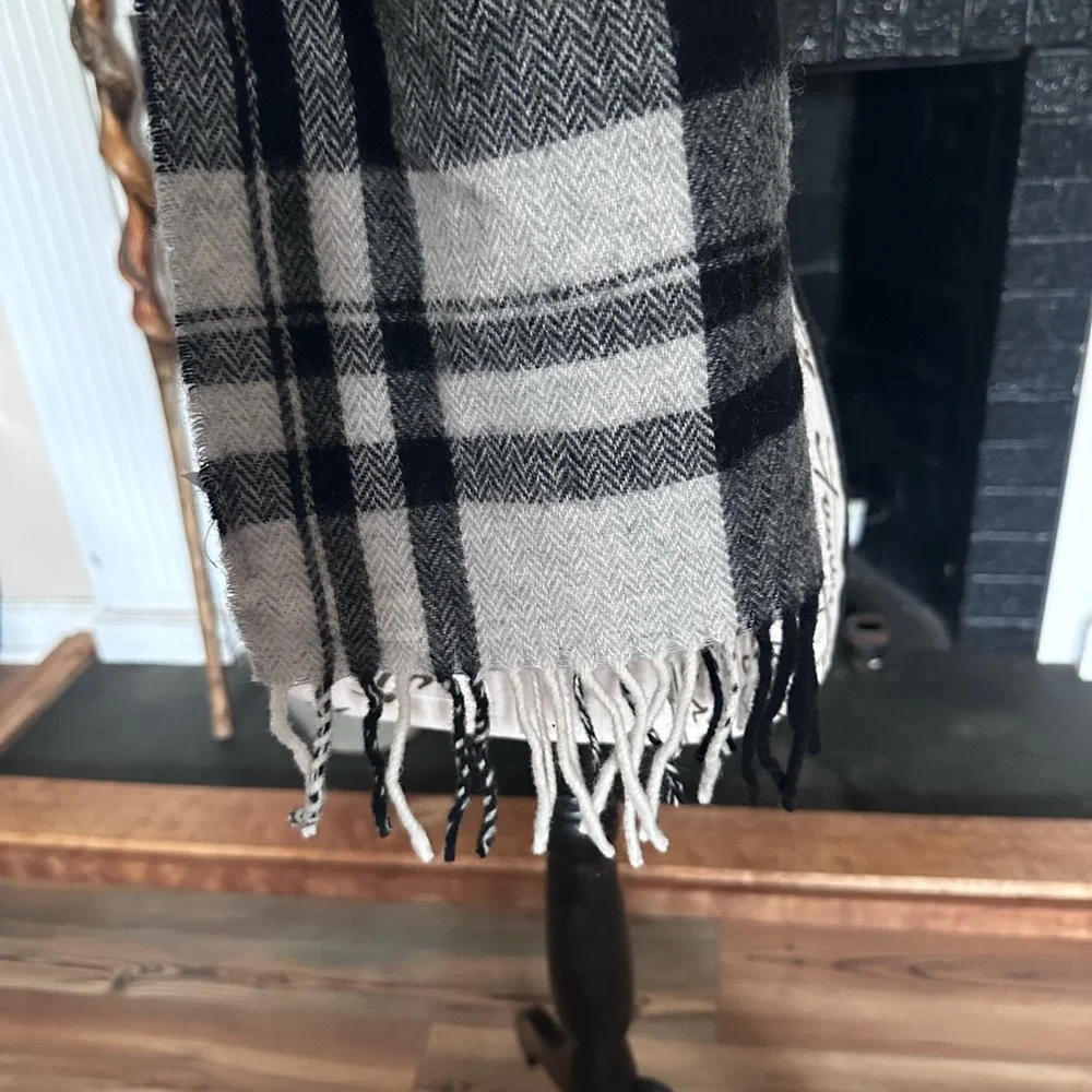 Italian Wool Plaid Scarf Gray Black Classic Minimal Winter Rectangle Made Italy